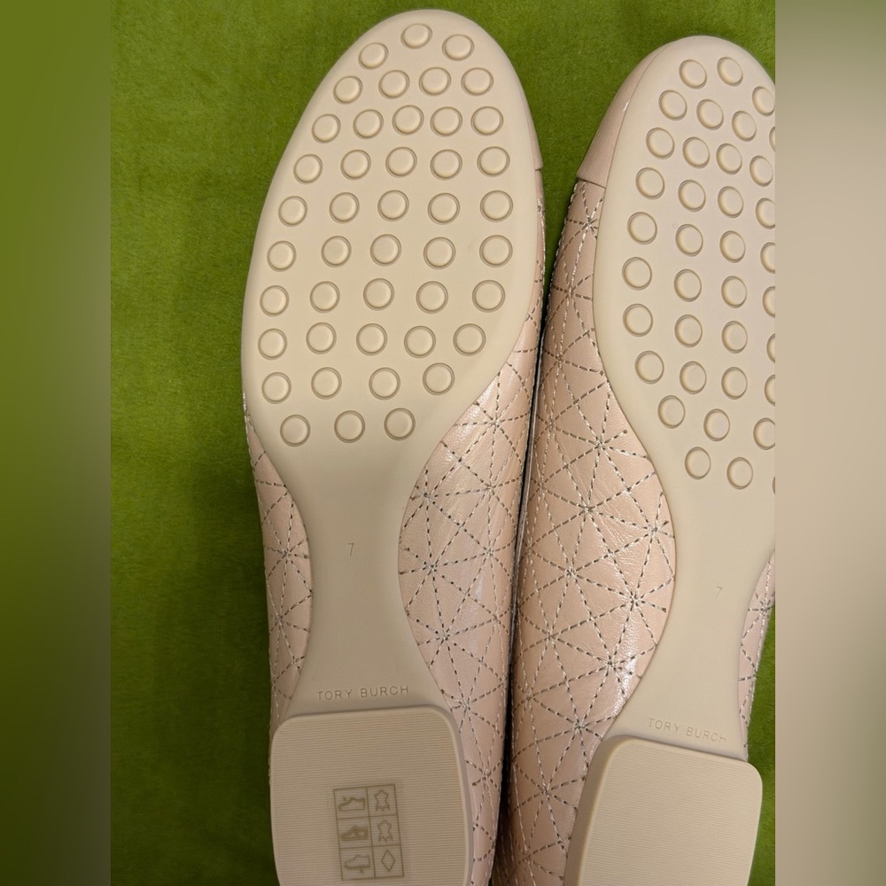 Tory Burch Claire Quilted Ballet Flats in New Porcelain in Size 7 - Picture 11 of 11